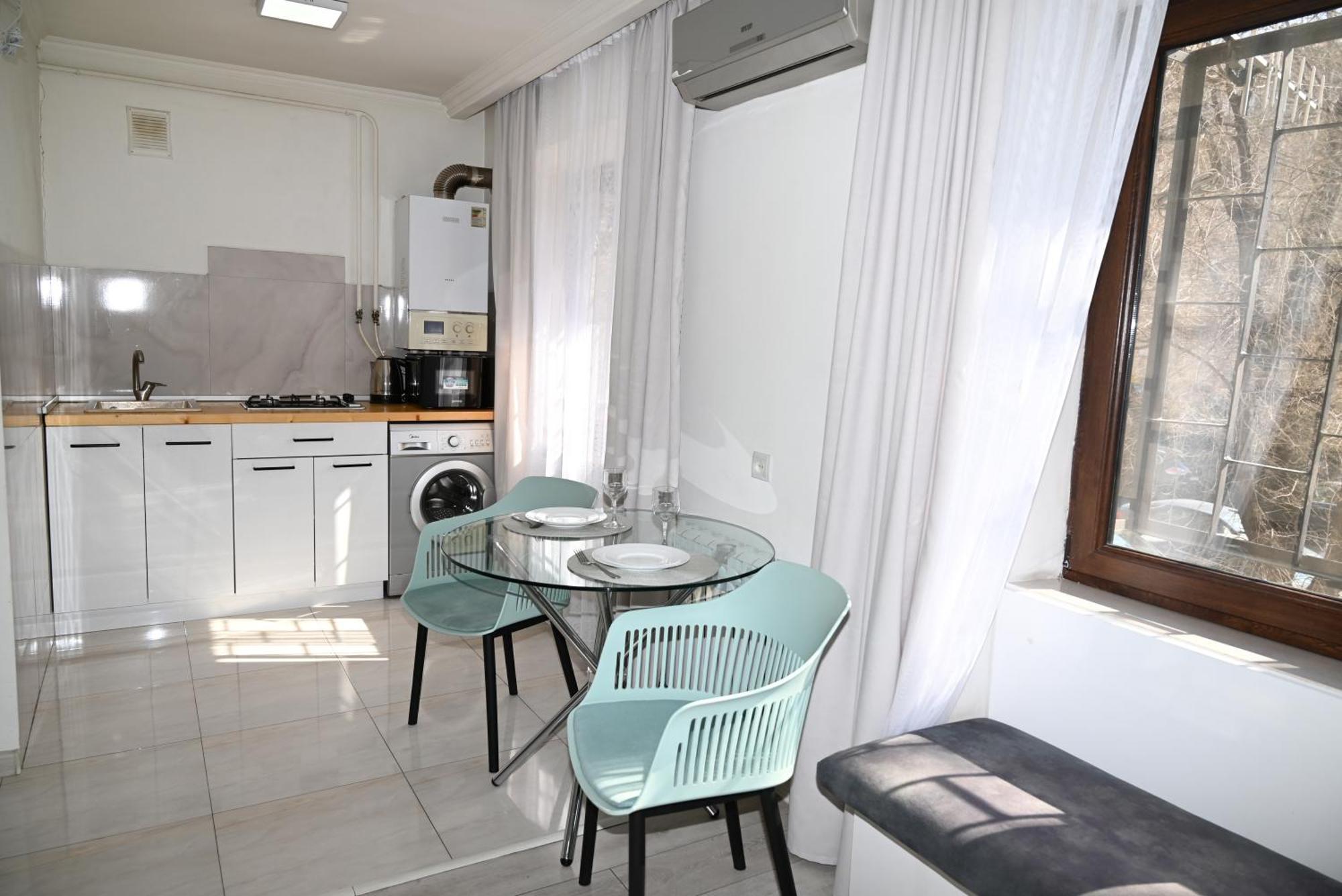 Cozy Apartment Near To The Metro H Kochar 19 Ereván Exterior foto